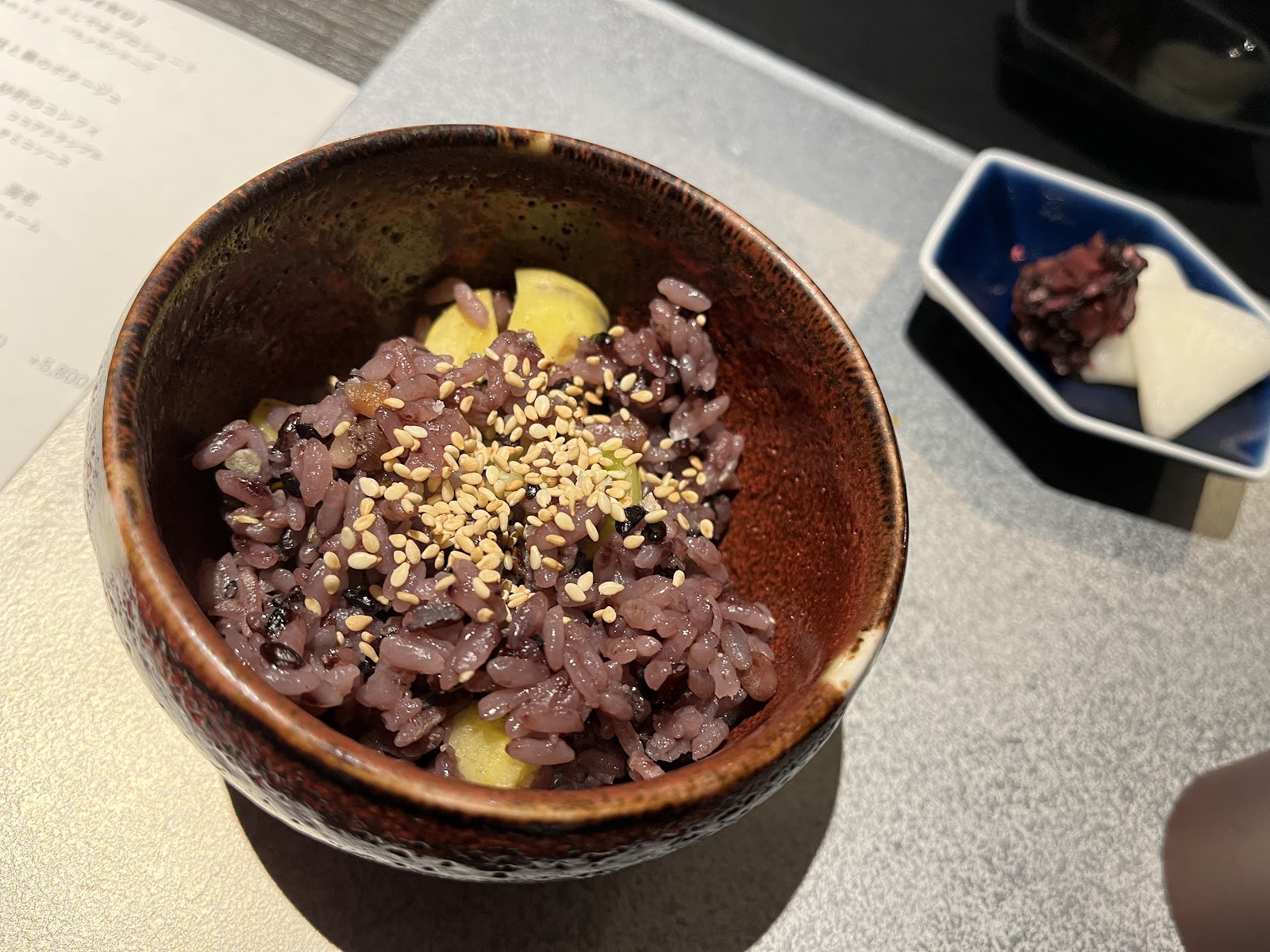十邑のガーリックライスと香の物
