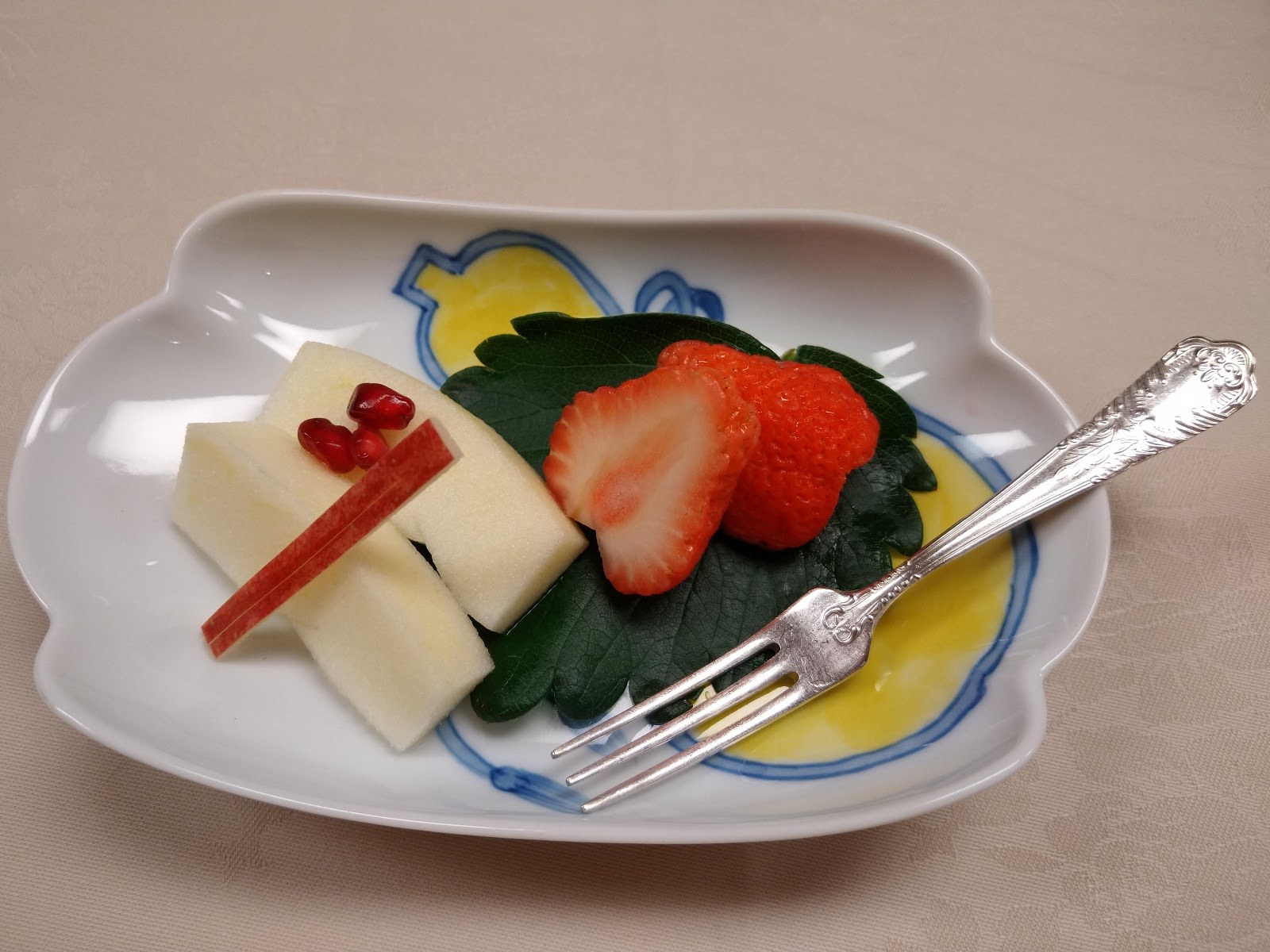 水菓子。いちごと白いゼリー